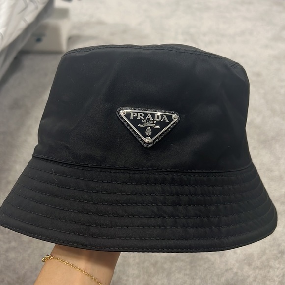 Brand new size Medium Re-Nylon Black Prada Bucket Hat - Picture 2 of 6